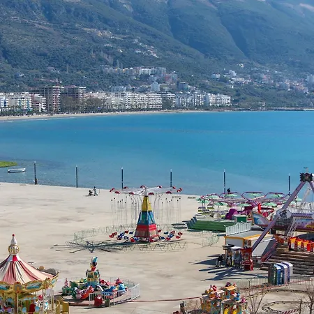 & Sea View Lejlighed